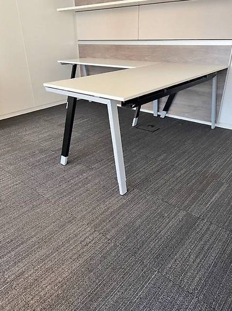 Table de bureau en L Bene – Occasion – Image 2