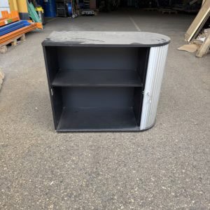 Meuble avec porte coulissante