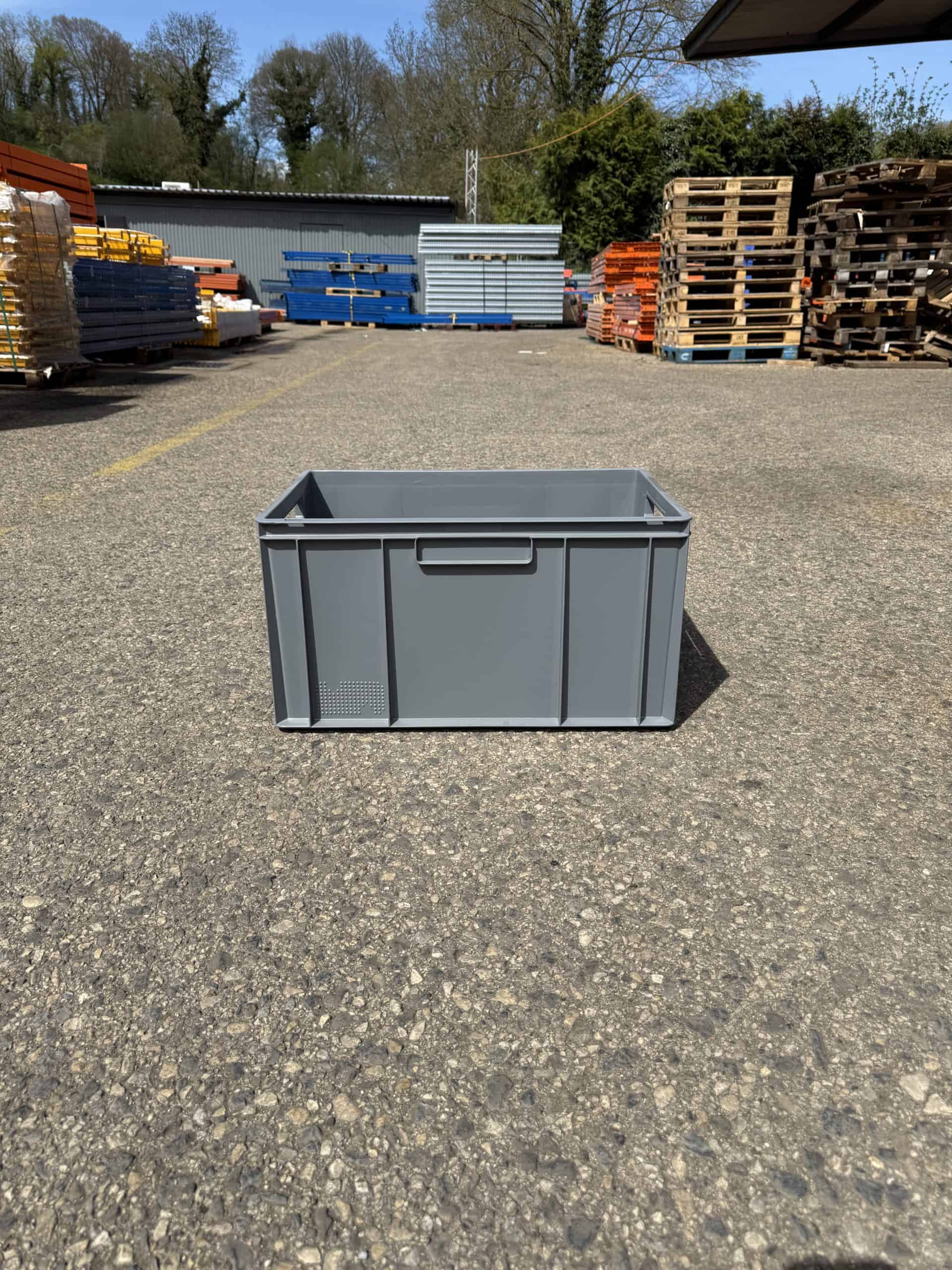 Caisse plastique grise empilable d’occasion 51L – 60 x 40 x 32 cm – Image 3