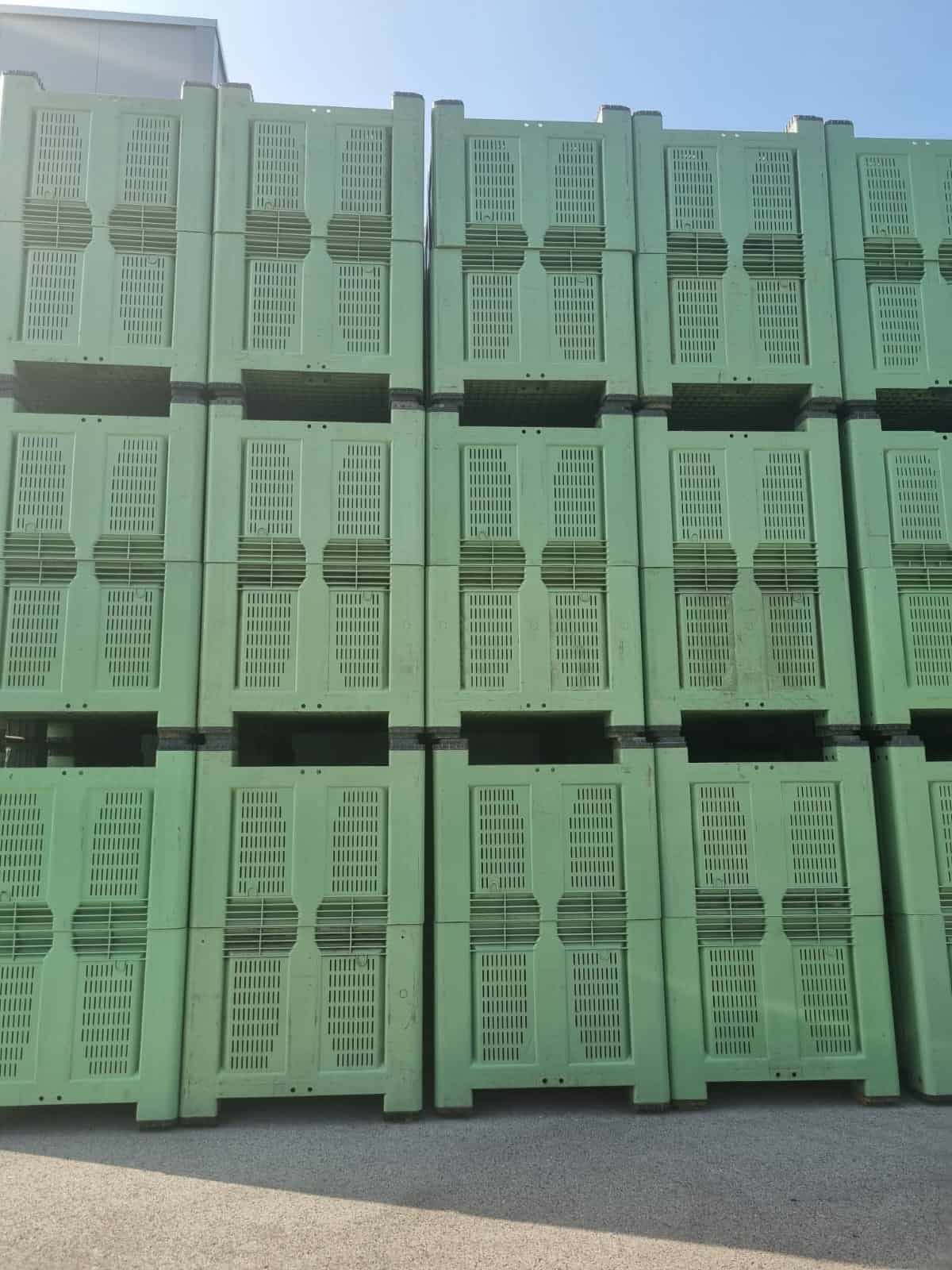 Palox plastique vert bon état sans défauts