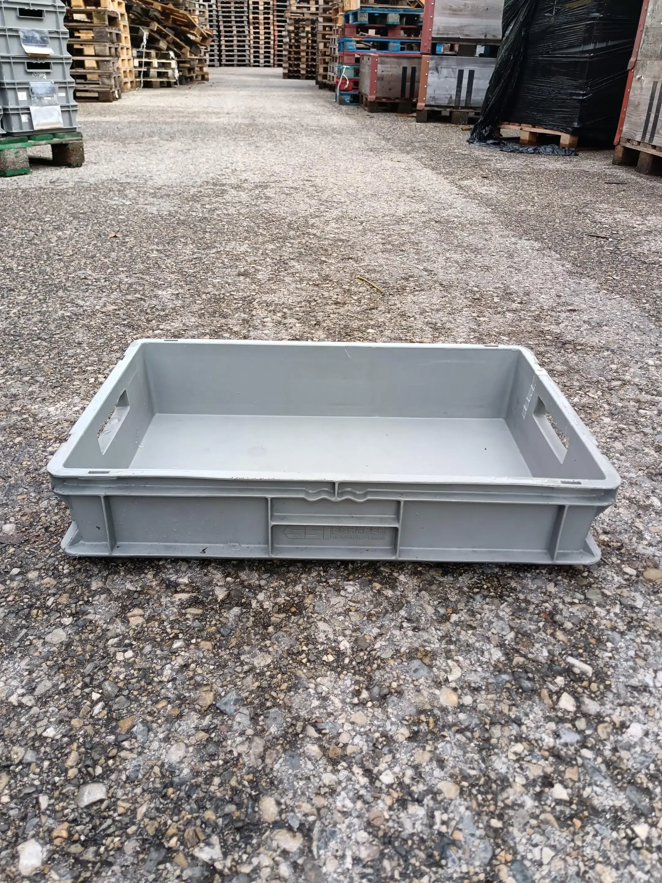 Caisse plastique grise petite scaled