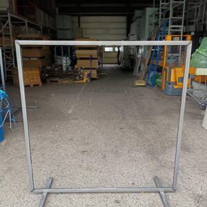 Stender metalique sans roulette scaled